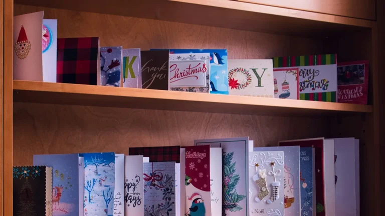 Tarjetas dummy: dar presencia física en tienda a la tarjeta regalo móvil